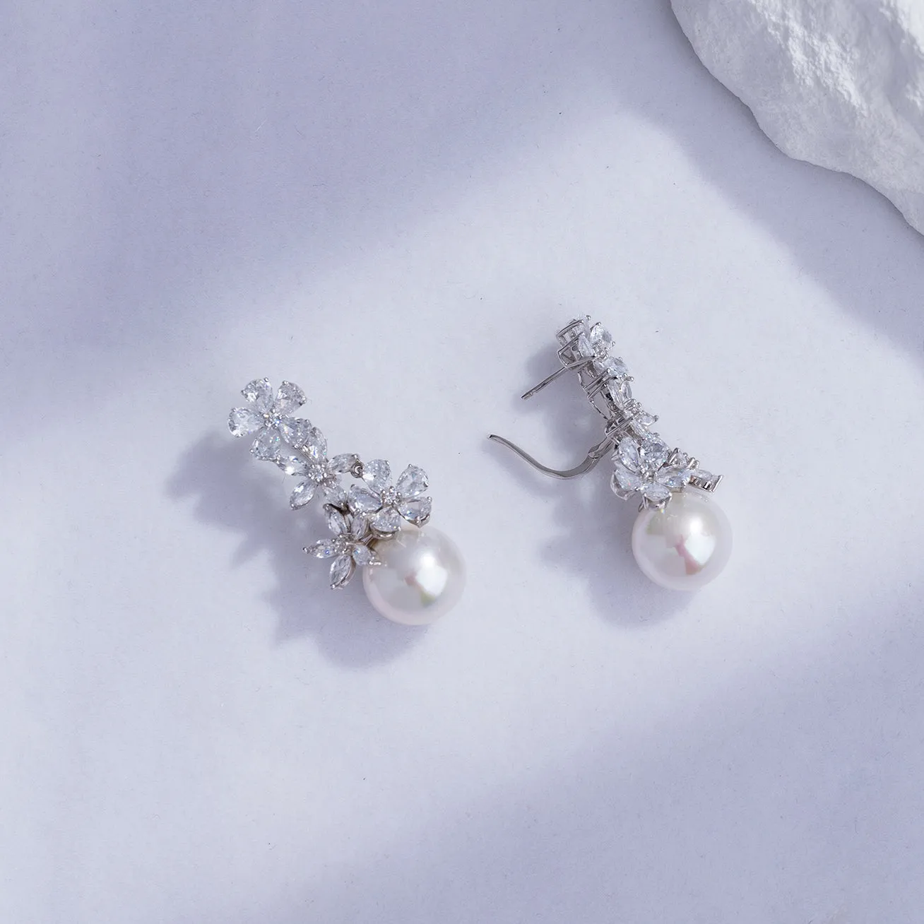 18K Gold Edison Pearl Earrings KE00105 | Elegant