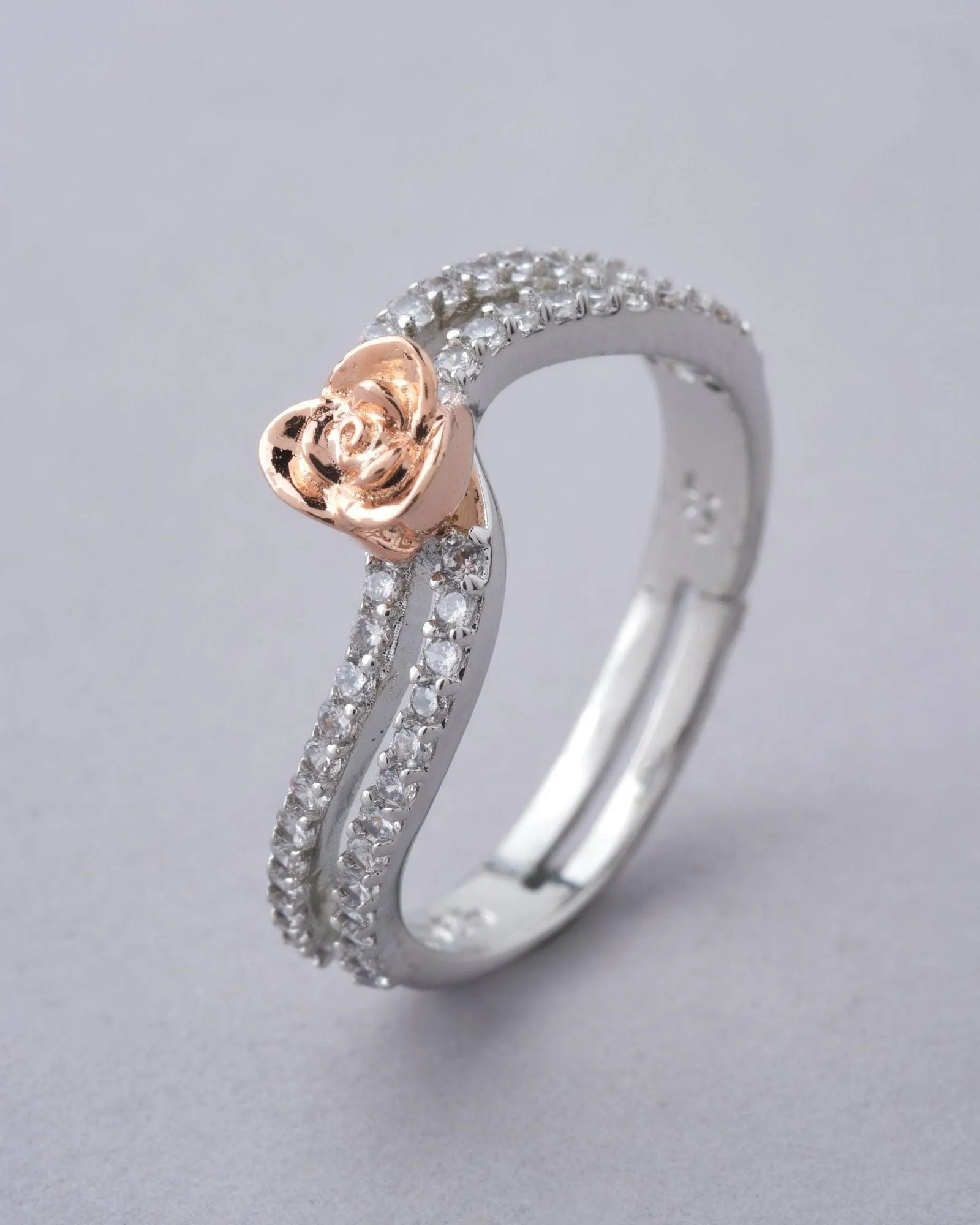 925 Sterling Silver Beautiful Rose Ring R01600