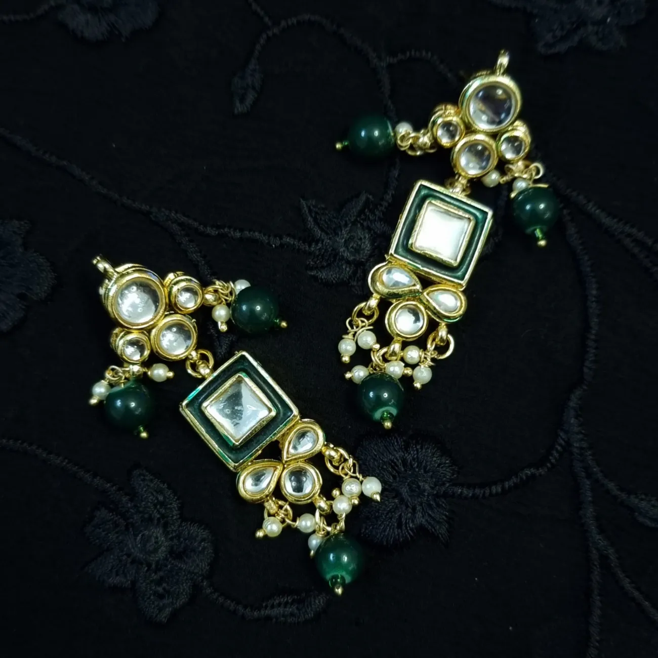 Enhanced with Kundan and Beads Alloy Based Necklace Set in Green and White