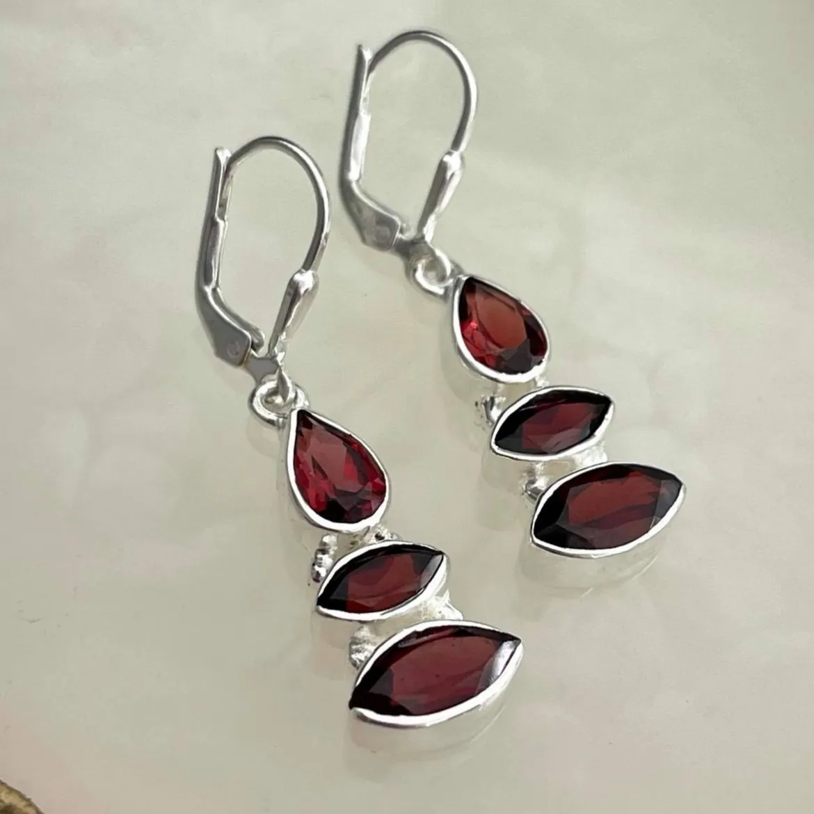 Garnet Cascata Earrings