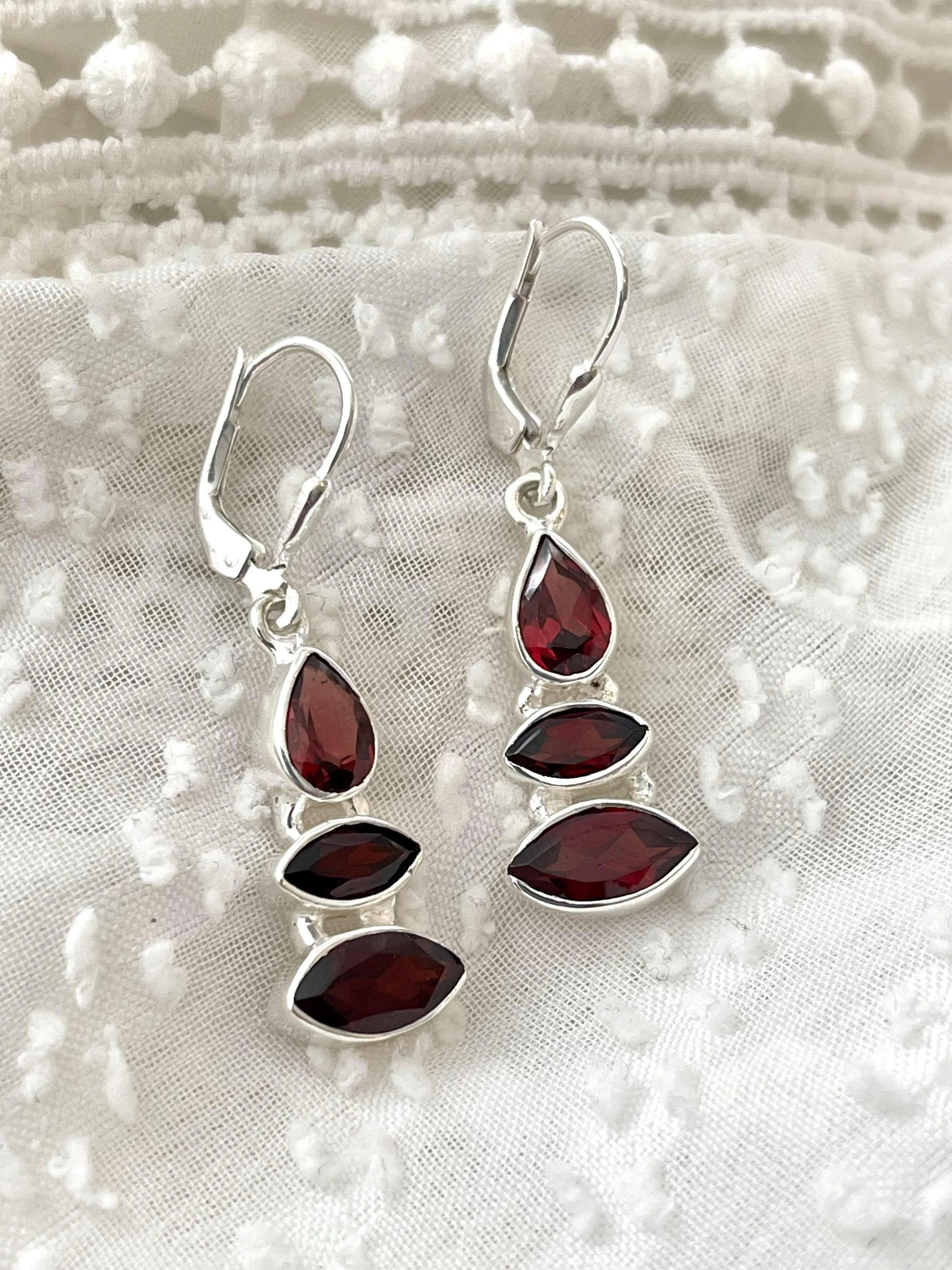 Garnet Cascata Earrings