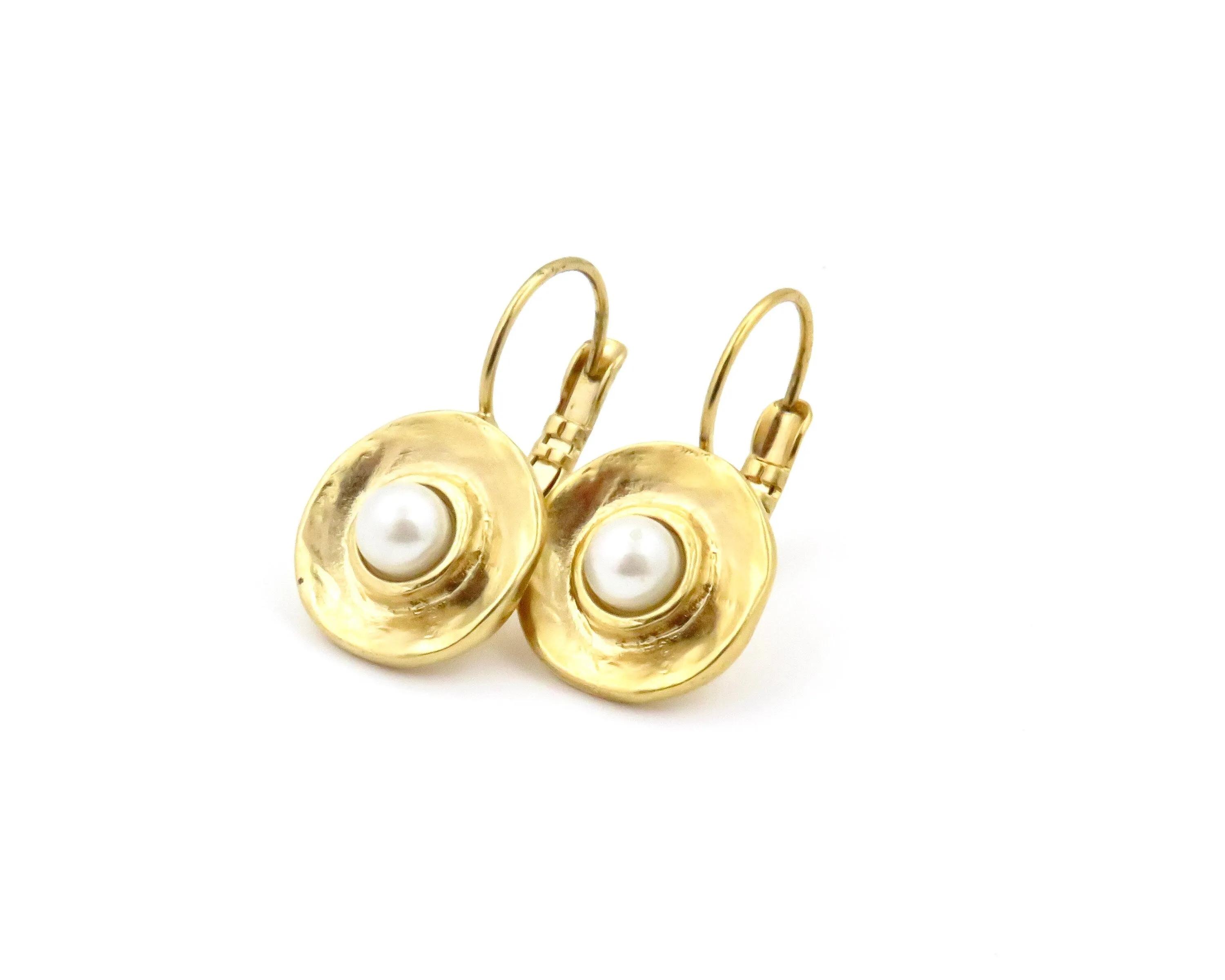 Hammered Round Pearl Earrings - Gold