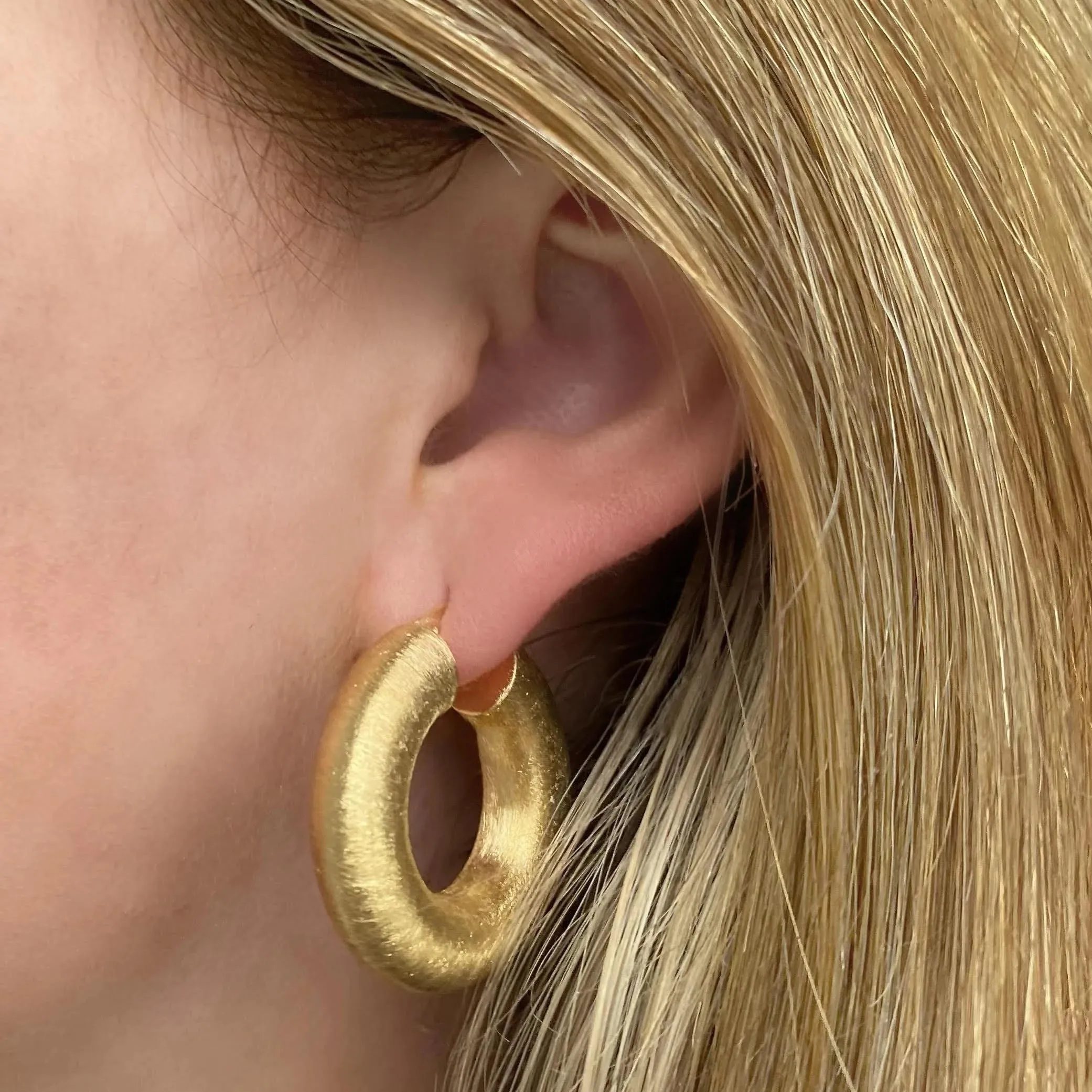 Matte Donut Satin Effect Hoop earrings - Gold